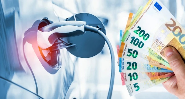 DEF approvato: PIL 2022 al 3,1%, sconto benzina fino al 2 maggio